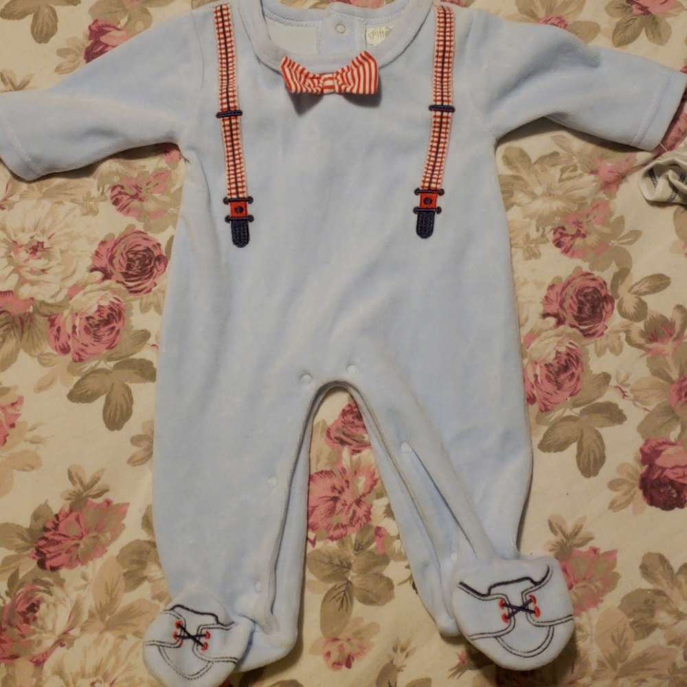 Baby blue bodysuit, very soft